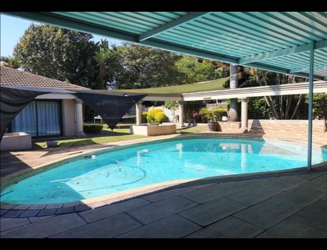 6 BEDROOM HOUSE FOR SALE IN MEER EN SEE